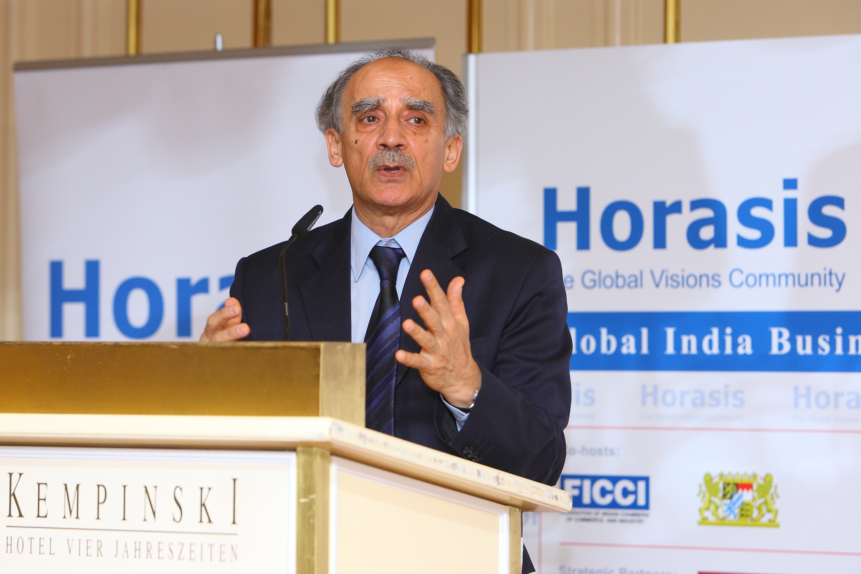 Arun Shourie photo