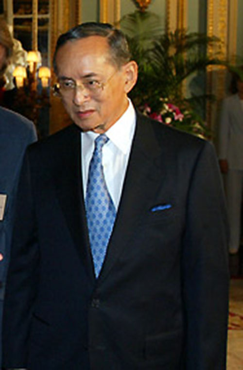 Rama IX photo