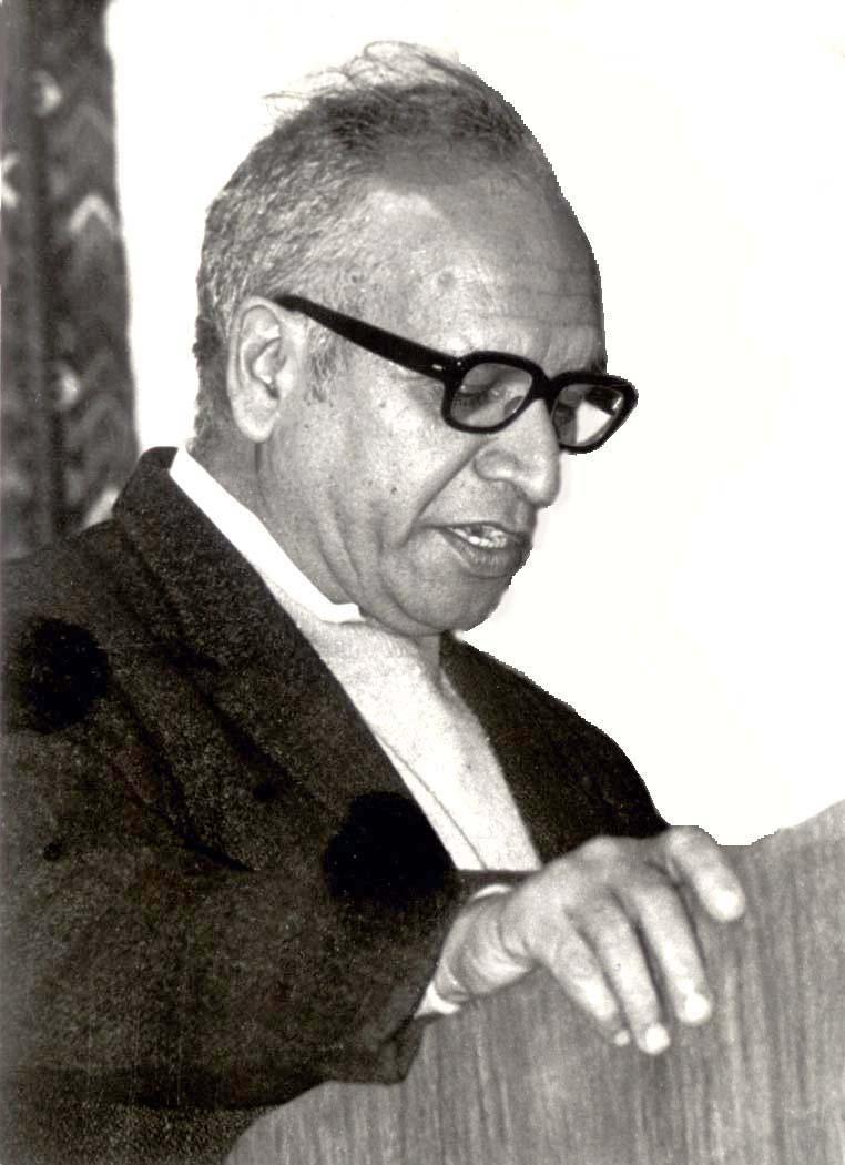 Bipan Chandra photo