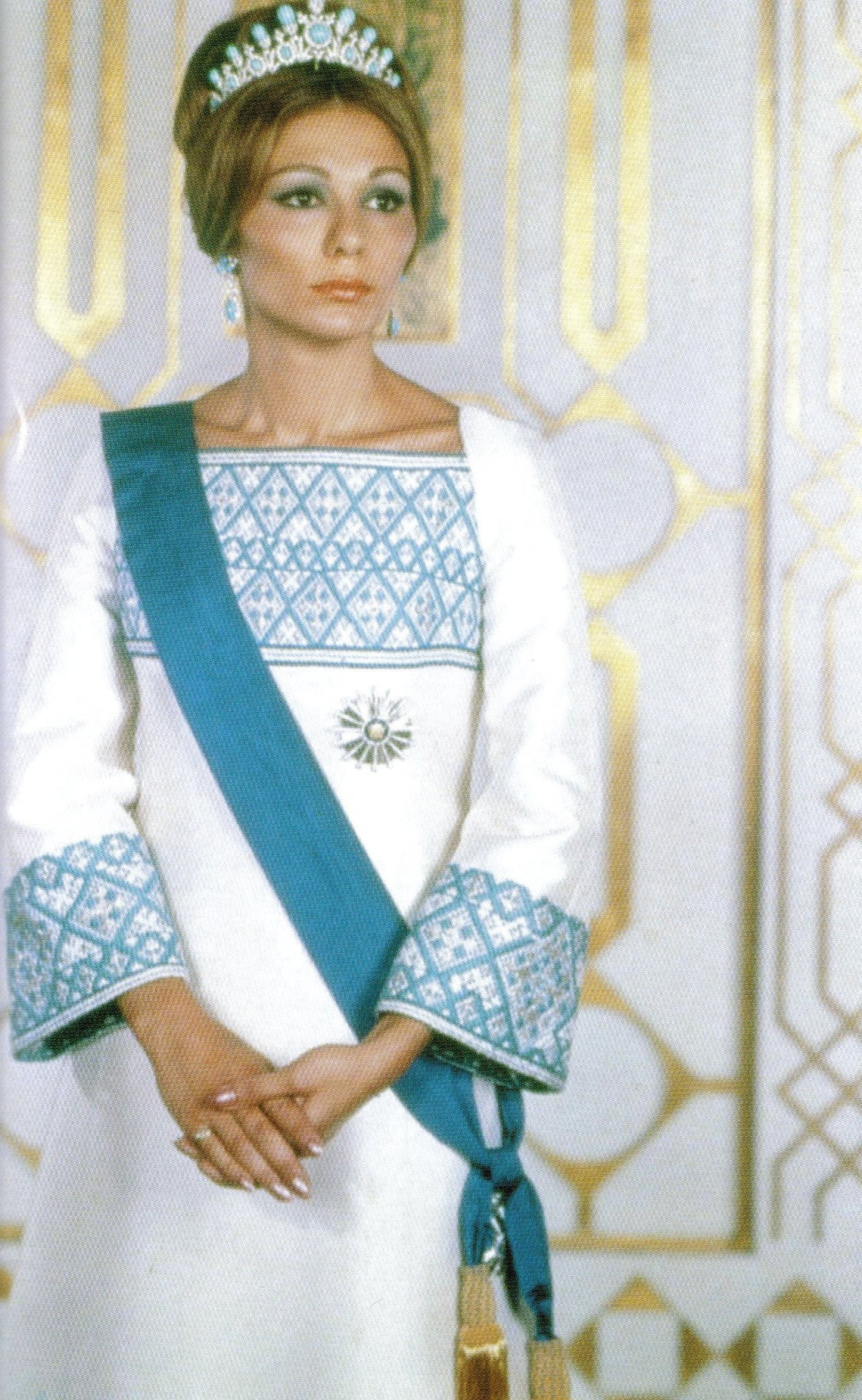Farah Pahlavi iráni császárné fénykép