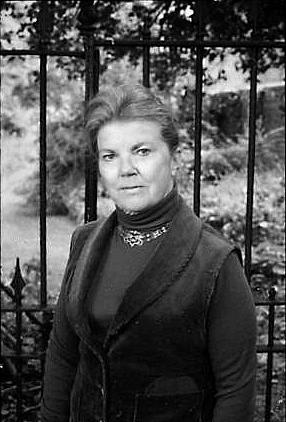 Joan Aiken photo
