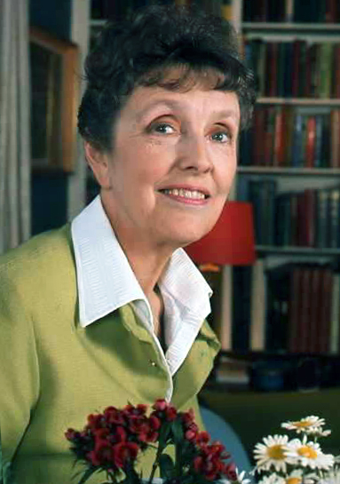 Joyce Grenfell photo