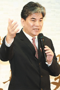Lee Hong-yuan photo