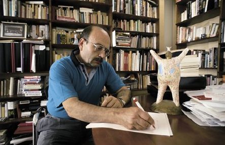 Manuel Vázquez Montalbán photo