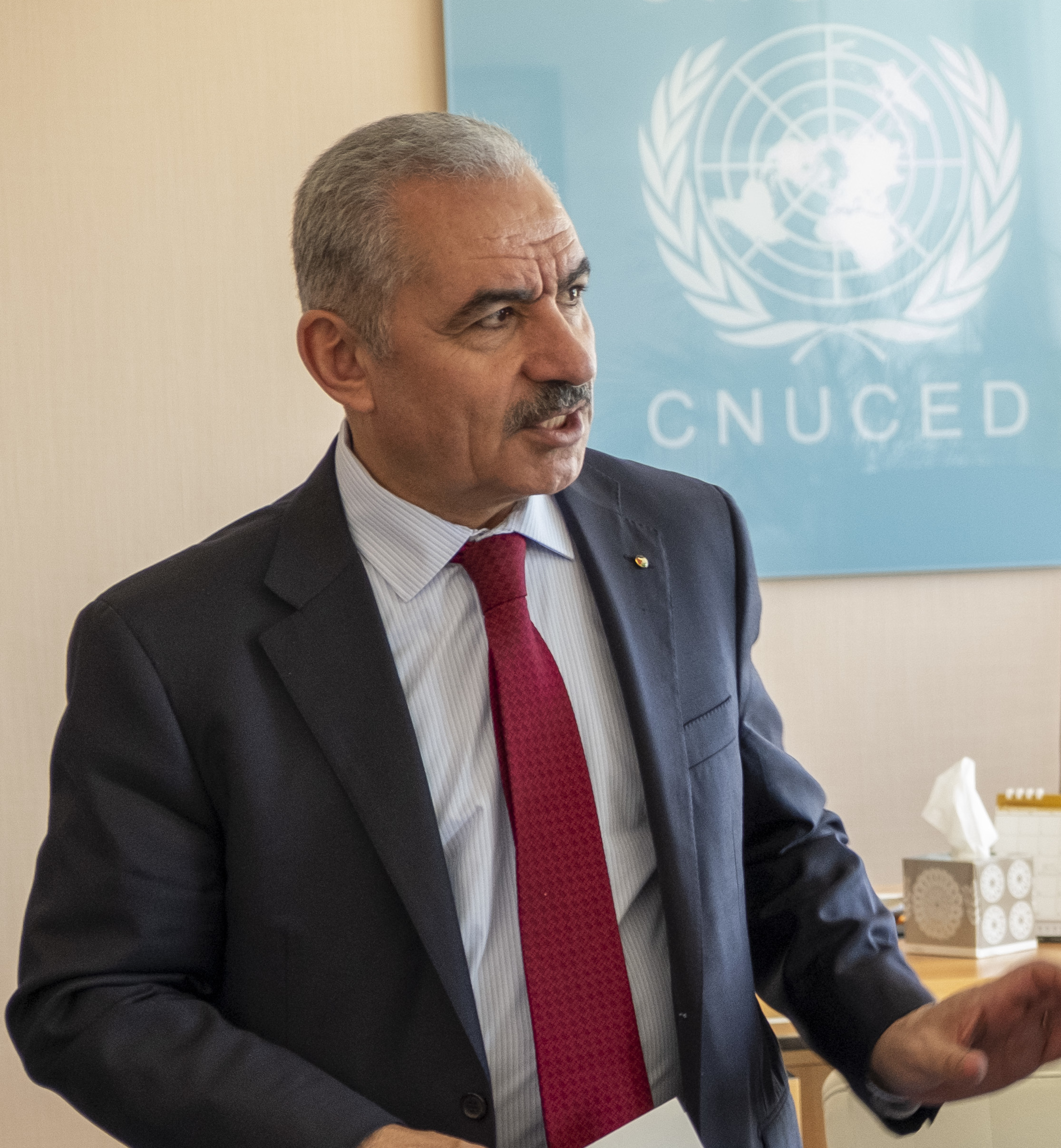 Mohammad Shtayyeh photo