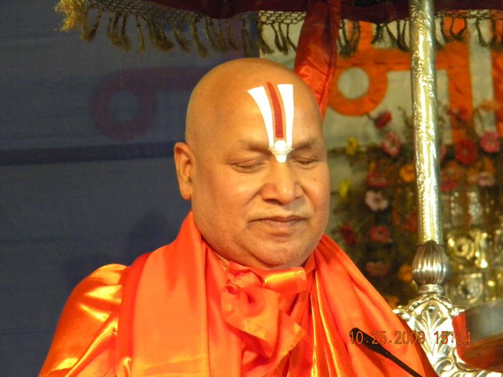 Rāmabhadrācārya photo