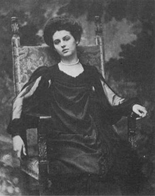 Renée Vivien photo