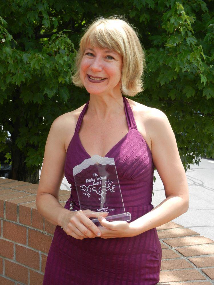 Sheri Holman photo