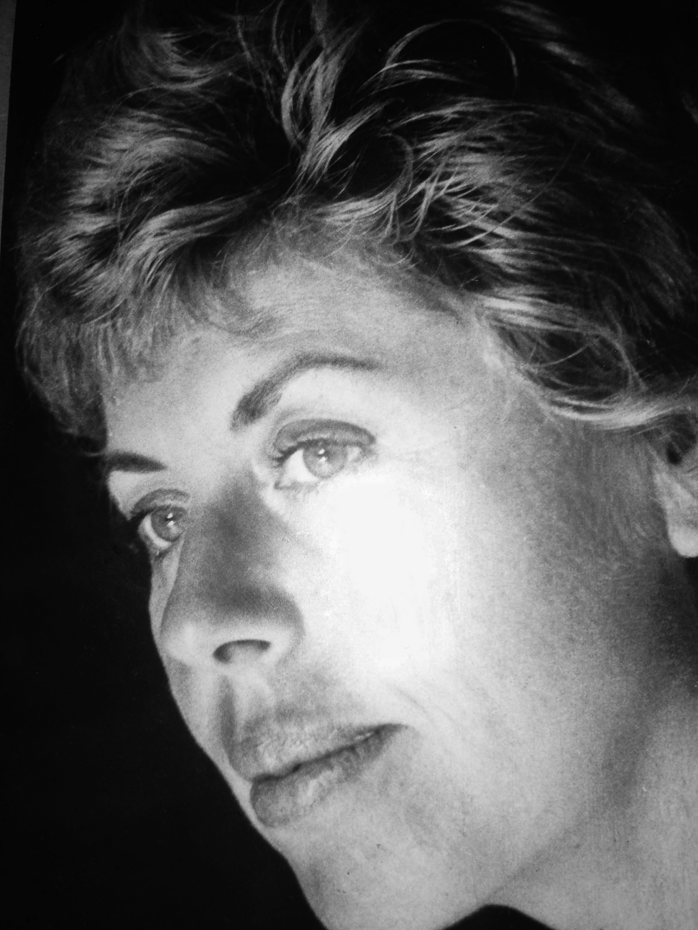 Shulamit Aloni photo