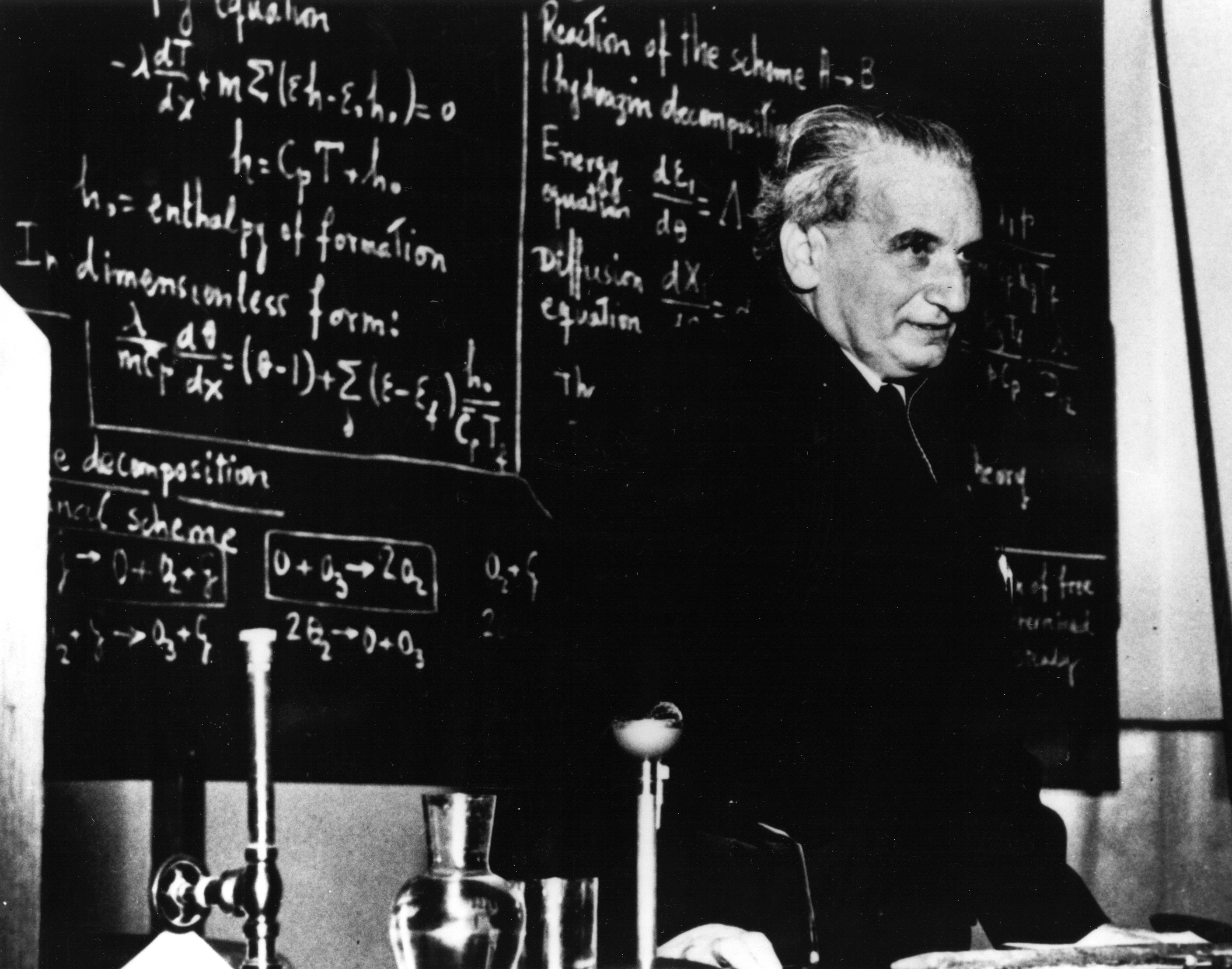 Theodore von Kármán photo