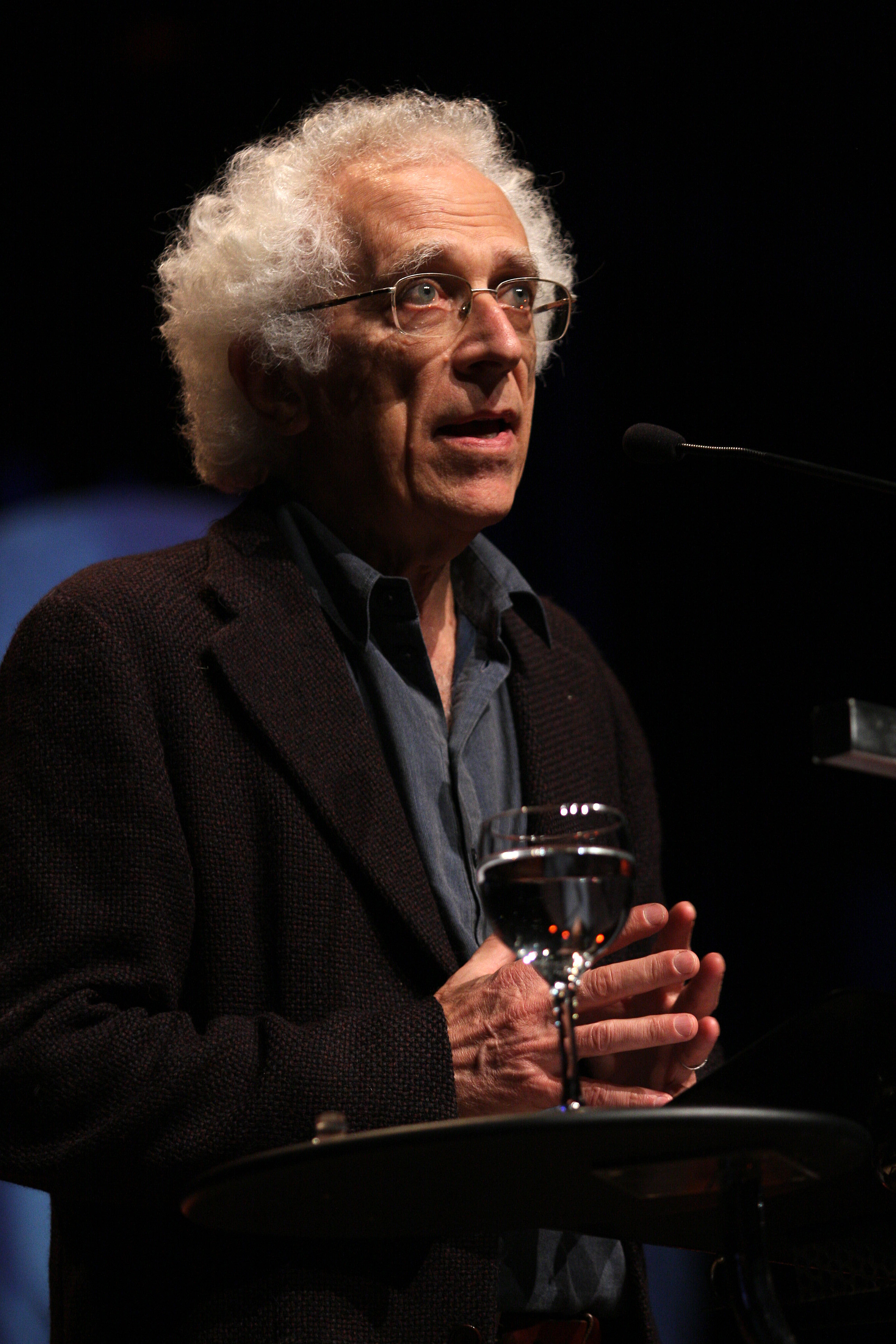 Tzvetan Todorov photo
