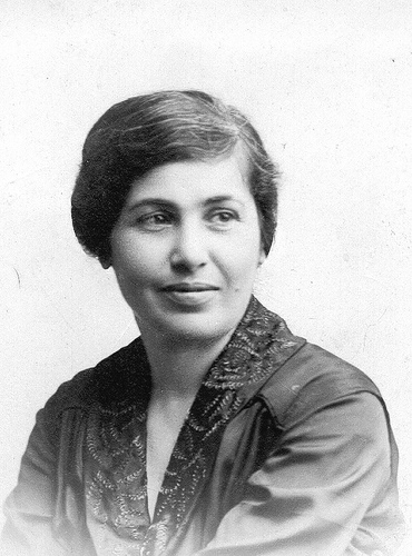 Zabel Essayan photo